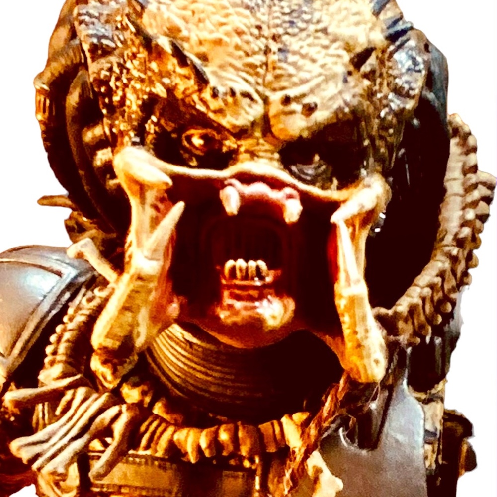 McFarland toys PREDATOR from the classic film  ALIEN VS. PREDATOR